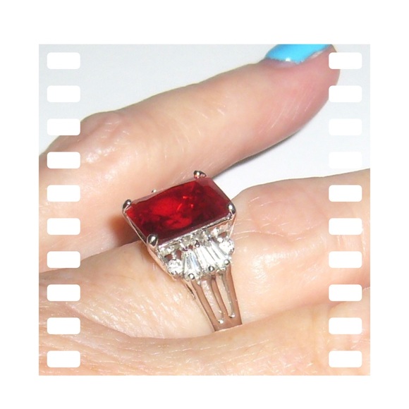 Size 9 Red Emerald Cut Stone With Clear Baguettes & Round Crystals new - Picture 2 of 6